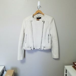 NWT BCBG Maxazaria Quilted  Jacket Sz L